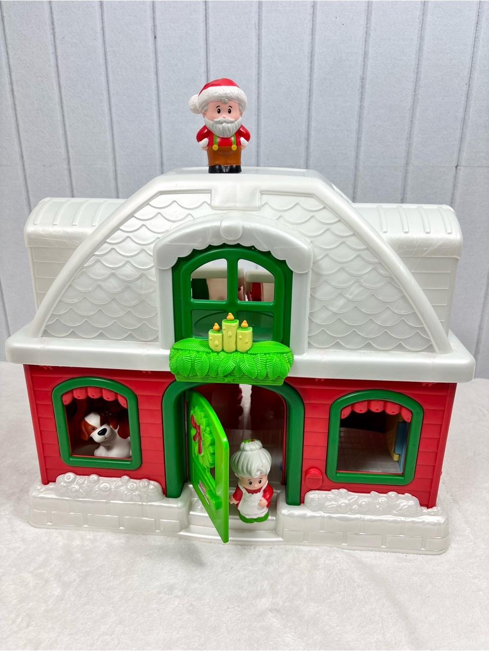Fisher Price Little People Santa Claus North Pole Christmas Cottage